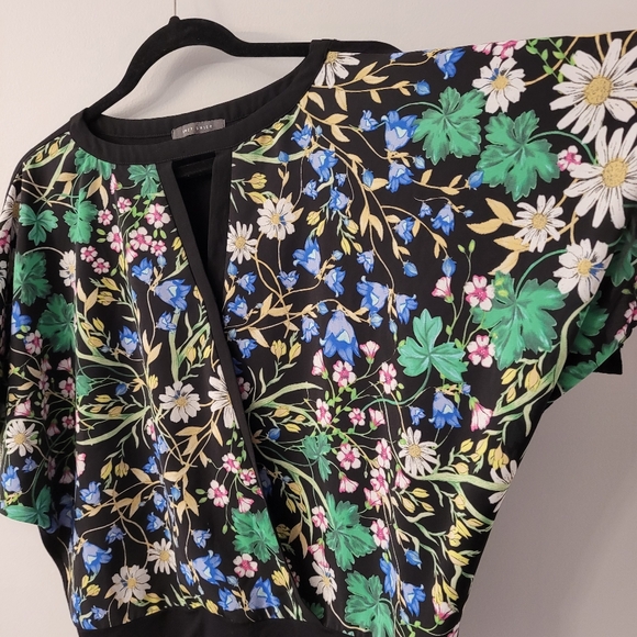 Ladies Dolman Sleeve Faux Wrap Floral Design Top Sz M Vintage Y2K - Picture 3 of 6